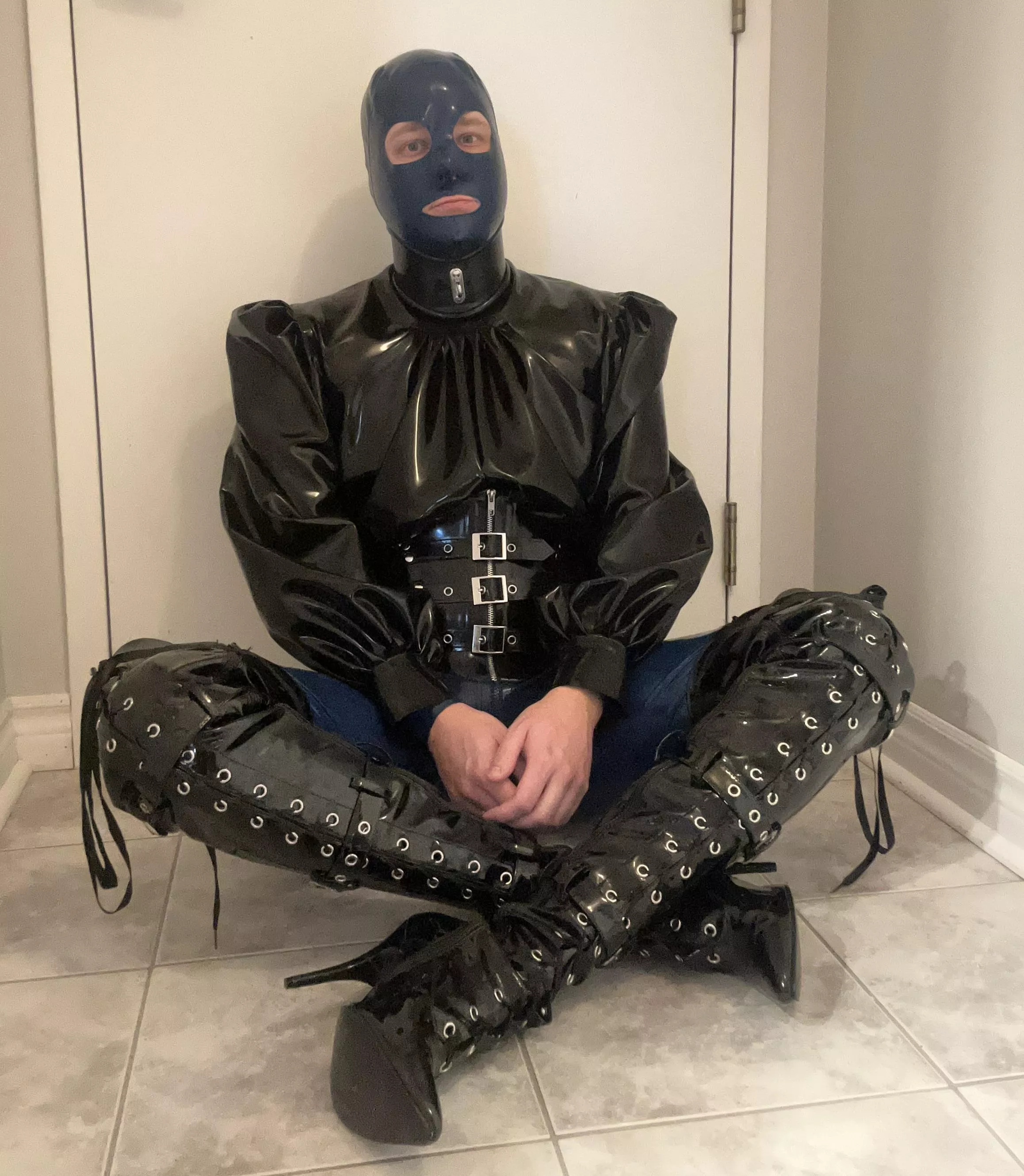 Just a rubber boy thinking…about more latex 