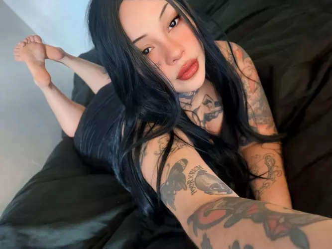 Know your place, betas like you only exist so that I have a place to rest my beautiful little feet