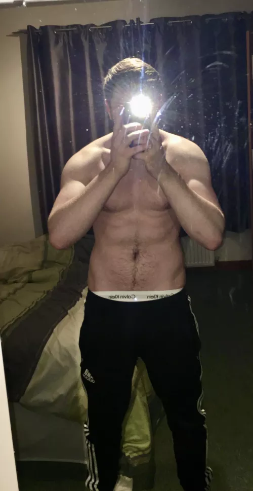 Straight and have a gf but when I stroke I get so weak I don’t even care I post on sub Reddits and guys slide in my dms and I don’t stop it I get turned on and subby because of them🥵