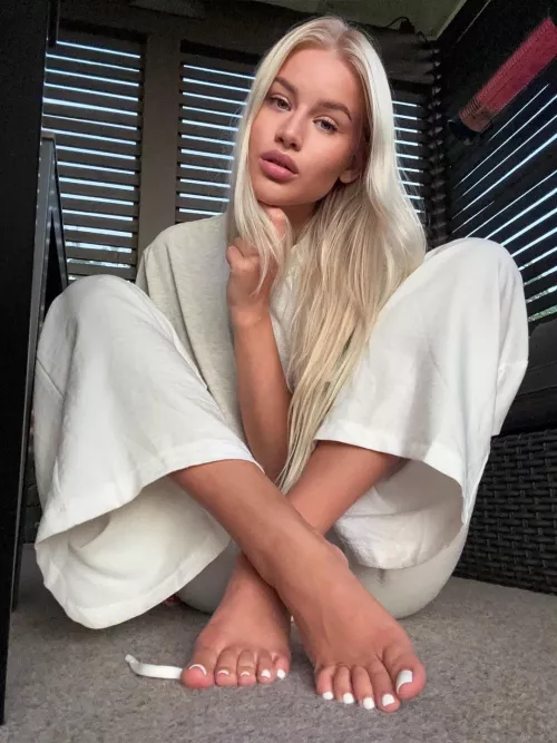 Suck all my toes one by one