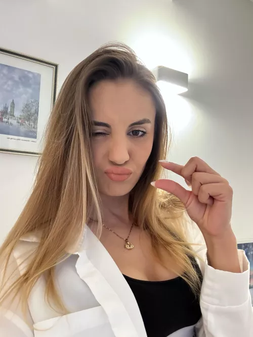 Tail between your legs!! That’s how you should feel when you come to me with that pathetic excuse of a dick 🤣