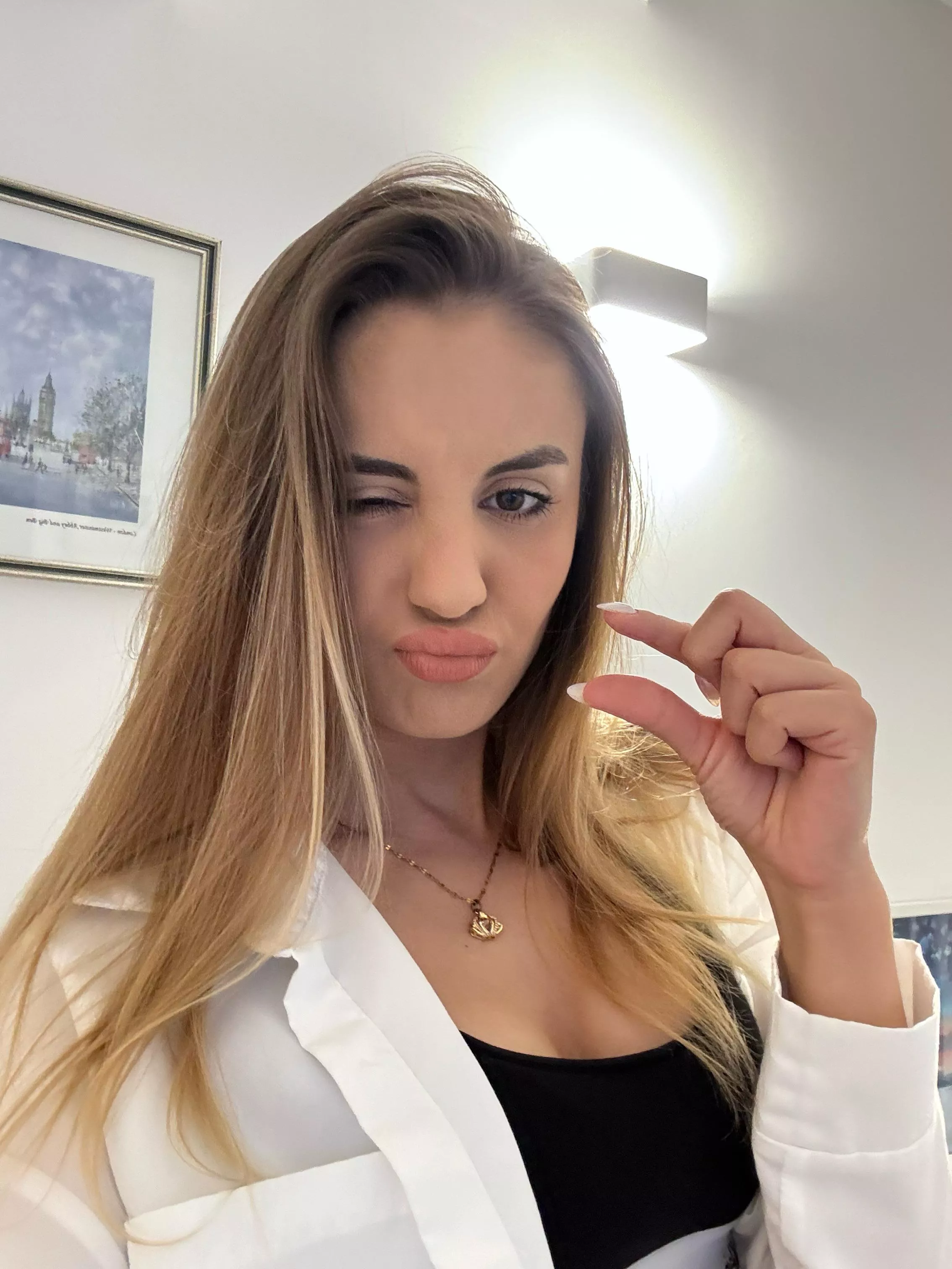 Tail between your legs!! That’s how you should feel when you come to me with that pathetic excuse of a dick 🤣