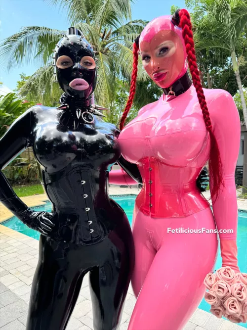 We just got married in Florida 🖤🩷