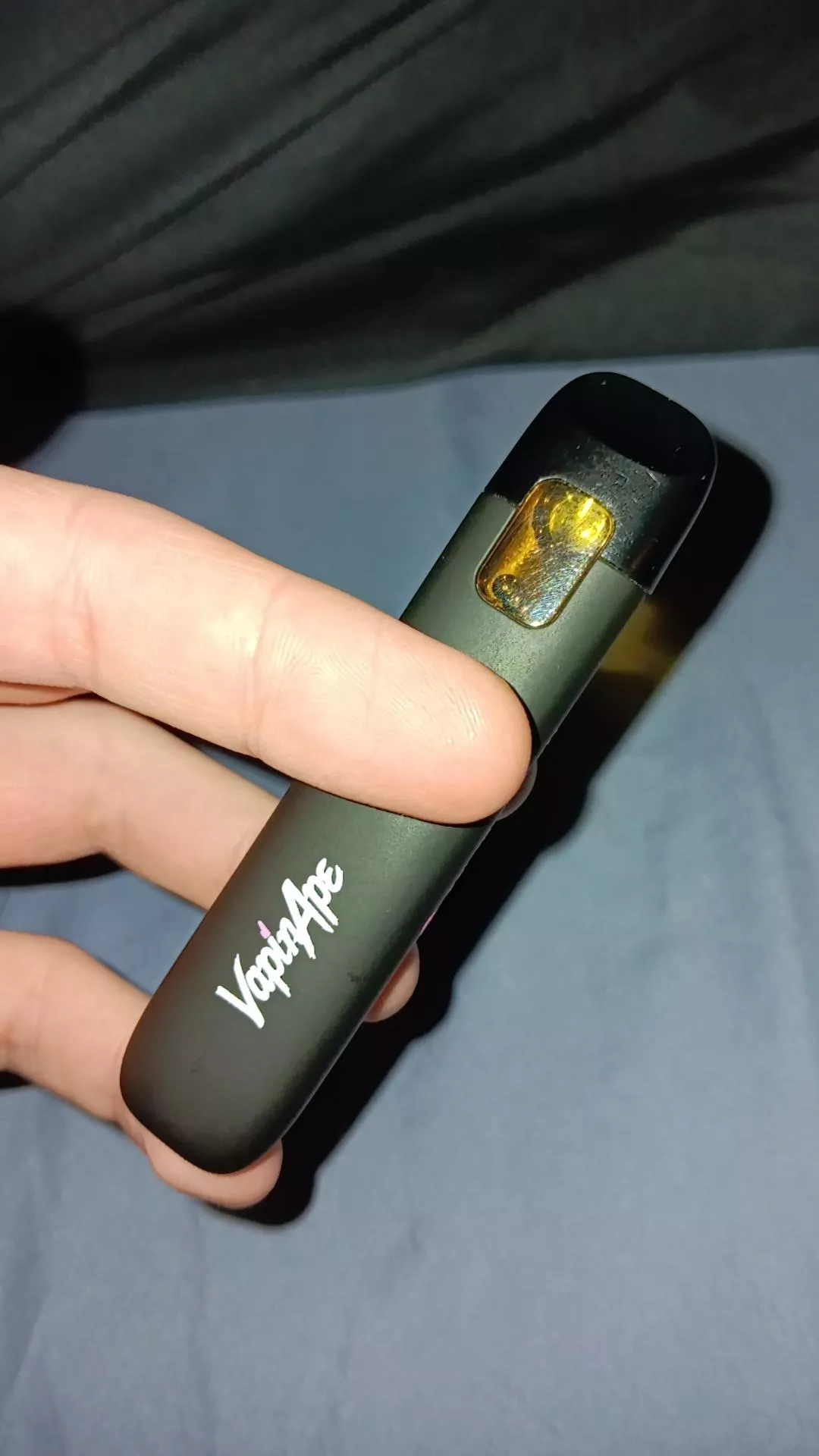 Woke up to a shattered Muha so I had to fill the remaining liquid in this bad boy. Actually quite nice aside from the single shard of glass I see in there 😂😂