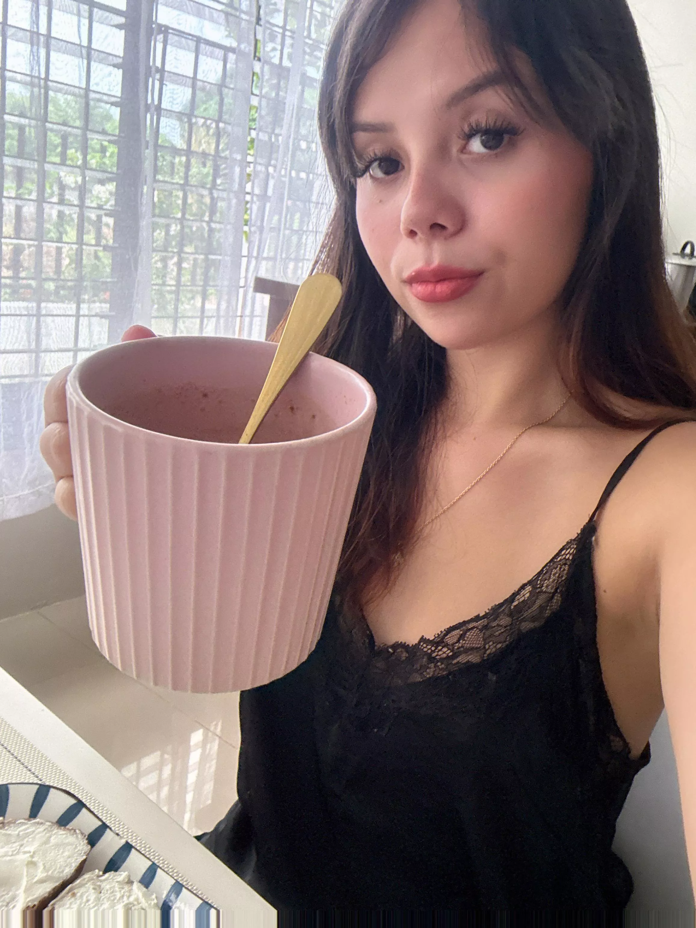 19F visiting Texas, staying at a hotel. Looking for a discreet and fun connection before the week starts. Who’s nearby?