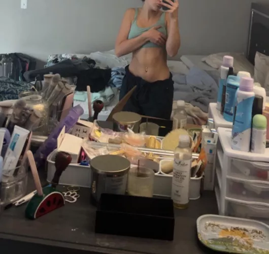 20(f4m) boone, nc. Looking for hung boys for my gh! 