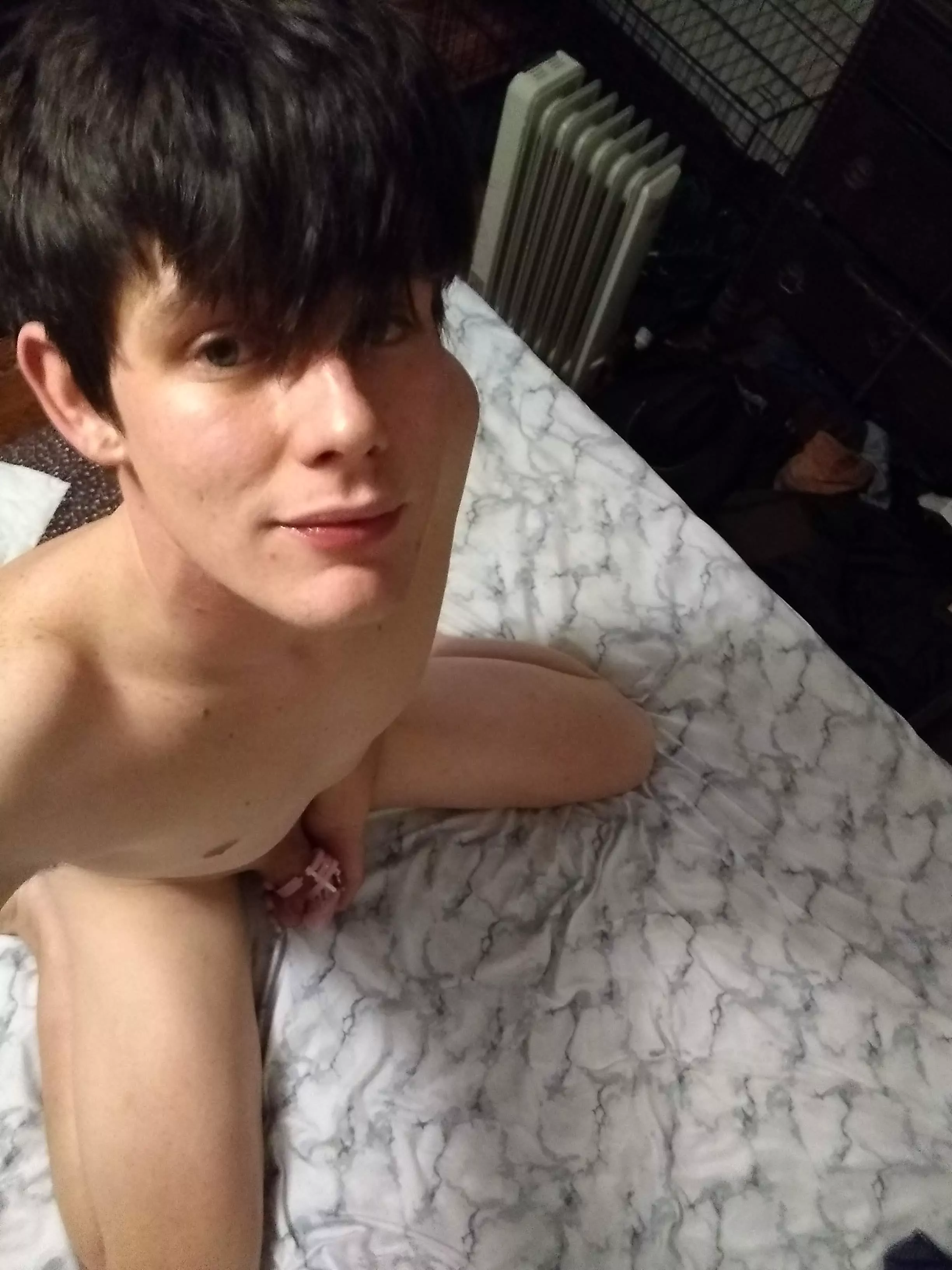 [23] how long would you keep me locked? DMs open 🤤