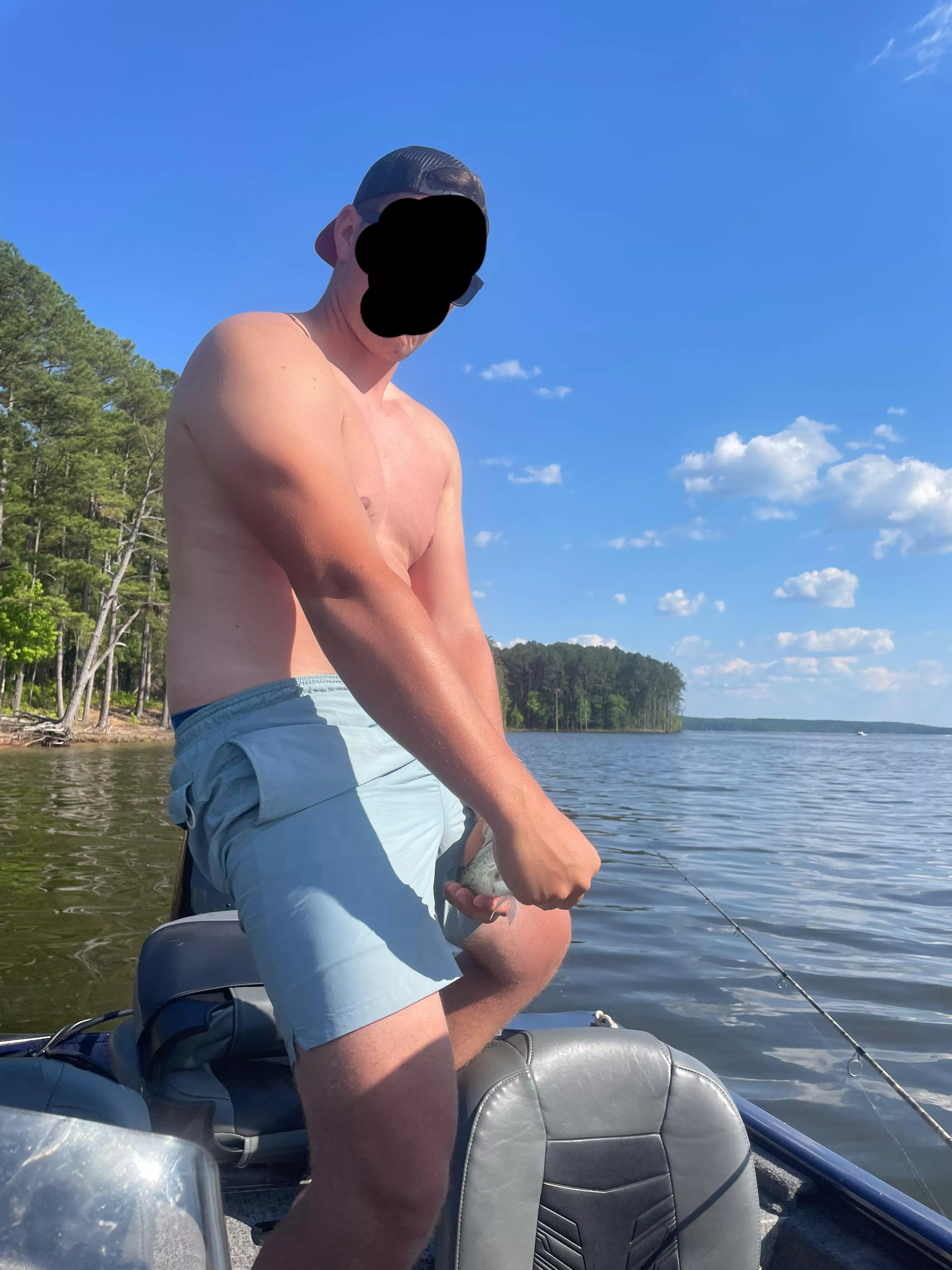 25M4F/FM #Henderson looking for this afternoon. Willing to come down as far as Raleigh 