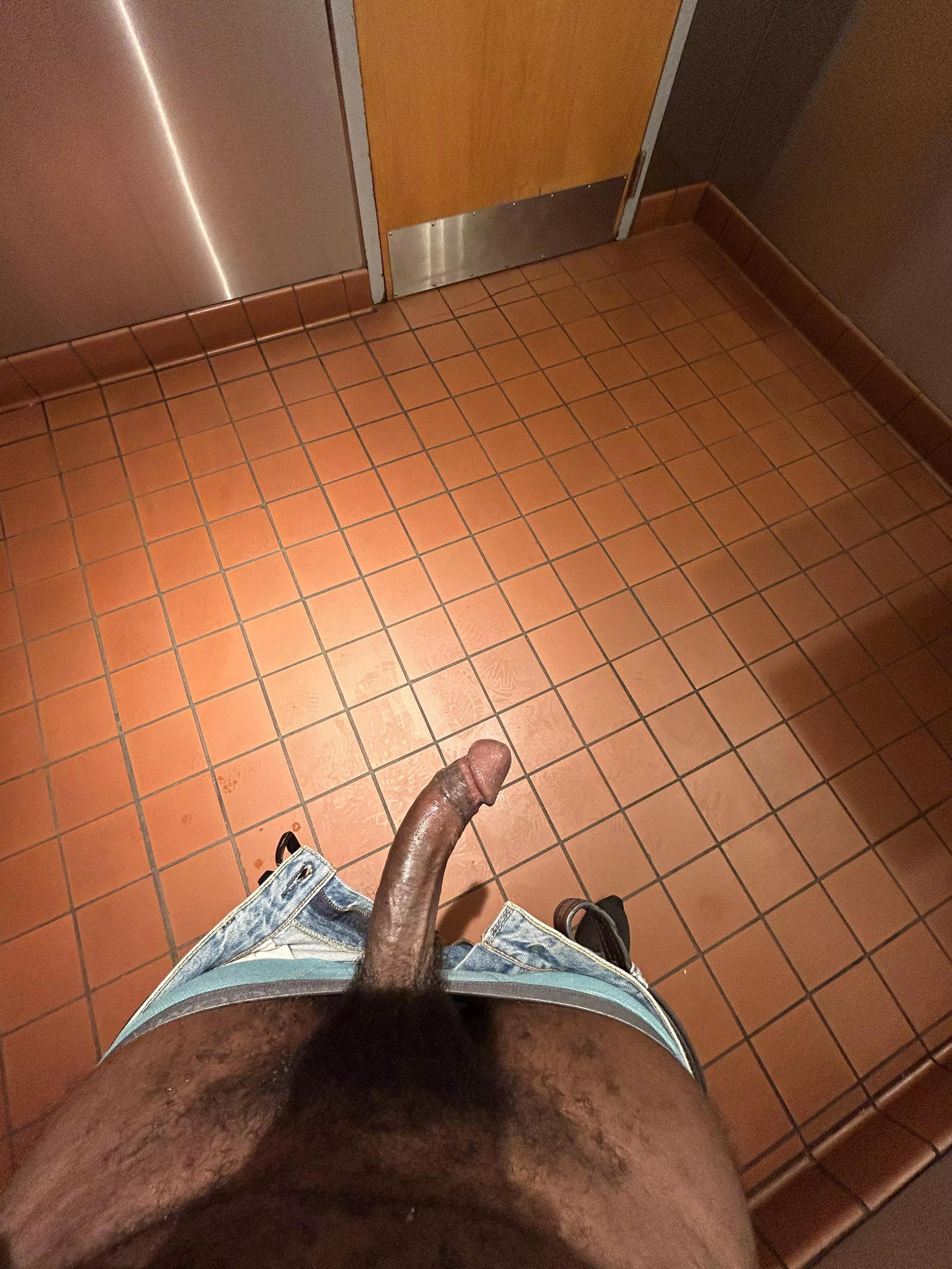 Age: 26 just got off work & in need of a cute toy - any volunteers?