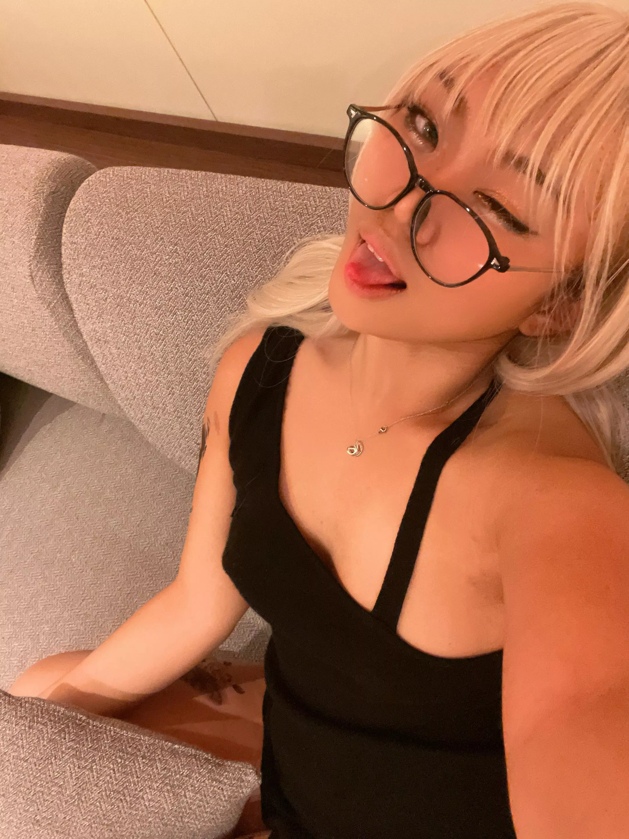 blonde hair with a bangs makes me more beautiful