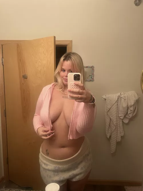 Can I be your tall chubby fuck buddy? 