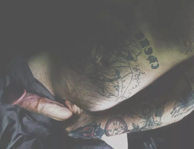 Come ride this cock until it fills you up 😈