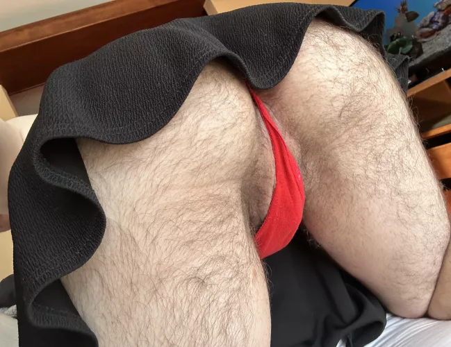 daddy made me wear a skirt for easy access to fill me up🤭💦