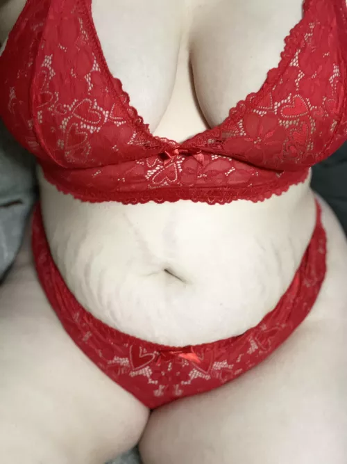 Forever the plus size girl with a huge heart. Even after having it broken. 