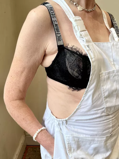 I can be a bit distracting when I am decorating!