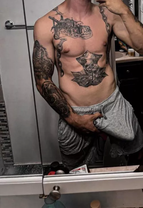 I like to tease until your in my DMs 😏