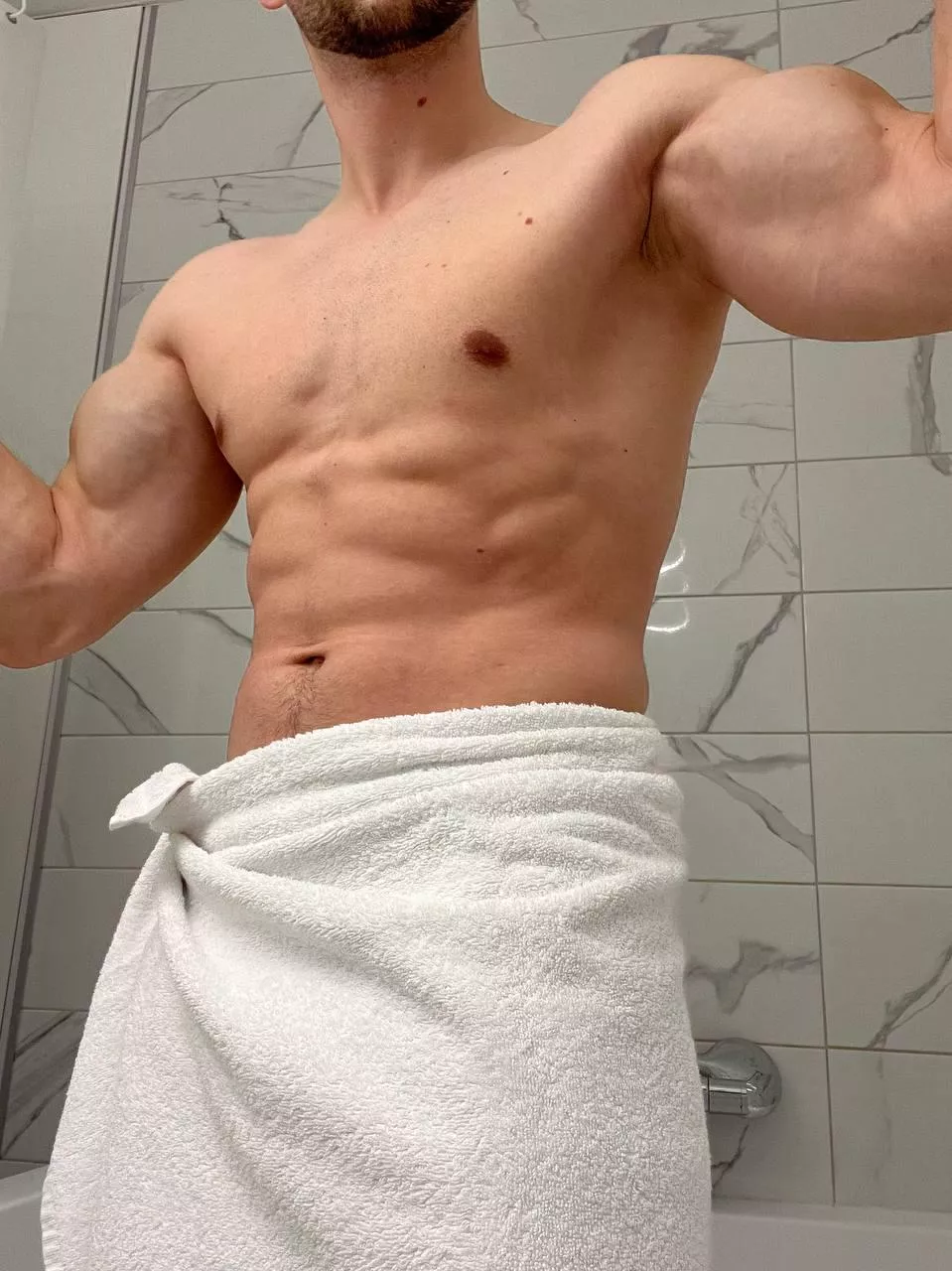 I need a volunteer to worship my muscles. Who can help?