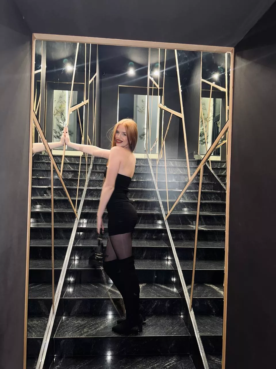 I've always loved red lipstick because it brings out my smile so brightly👄