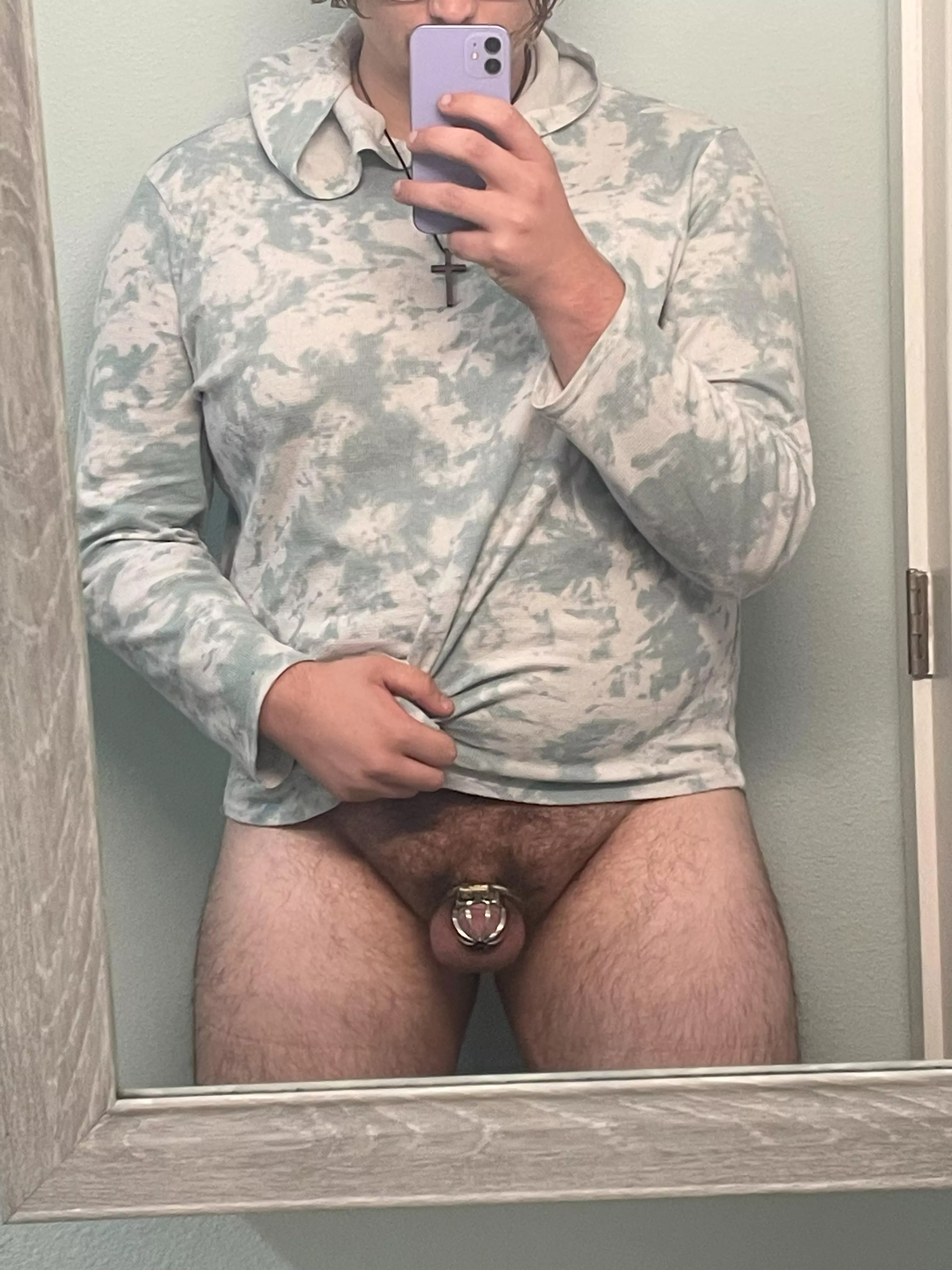  Just bought my first chastity! My goal is to stay locked for two days, but I'm open to hearing people recommendations. Any feedback is welcome!

