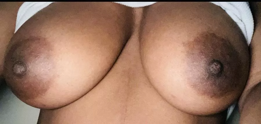 My hard areolas is what keeps me wet 