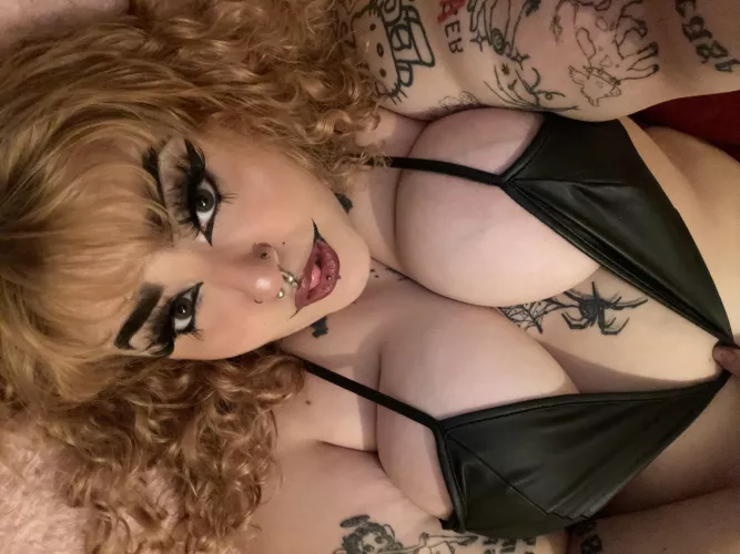 no point in tryna run or hide! you & that wallet are mine now 🥵