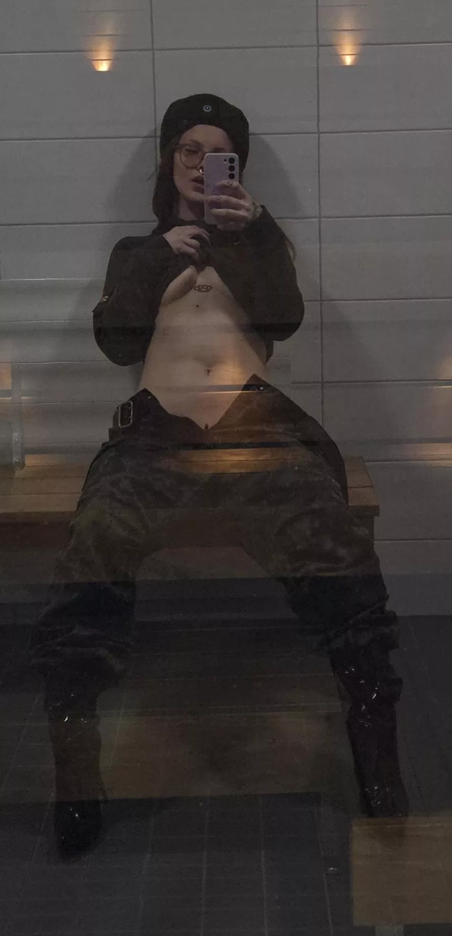 Nyt ne kullit asentoon, Rouva alikersantti haluaa aamupalansa