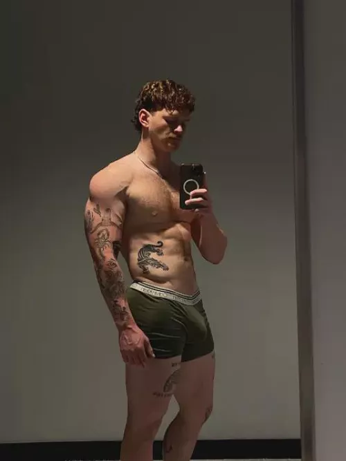 Ready to worship a 6'2