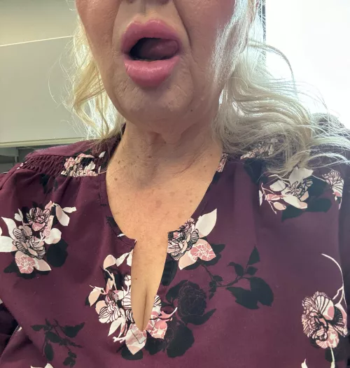 Snob is the lip shade 🤷‍♀️