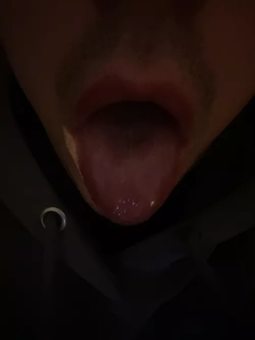 Someone use my mouth tonight? I know a very discreet place & I will wear a hoodie. Dm me 