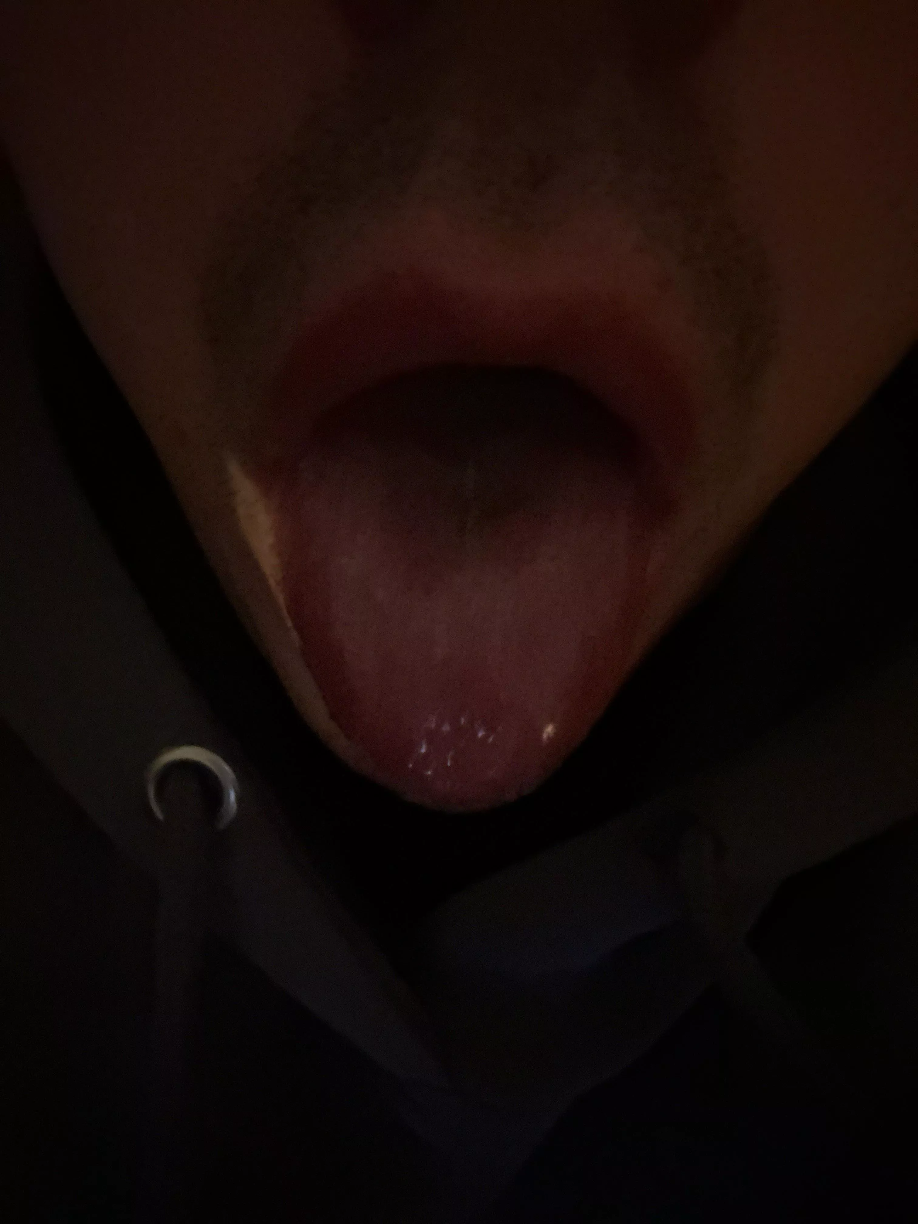 Someone use my mouth tonight? I know a very discreet place & I will wear a hoodie. Dm me 