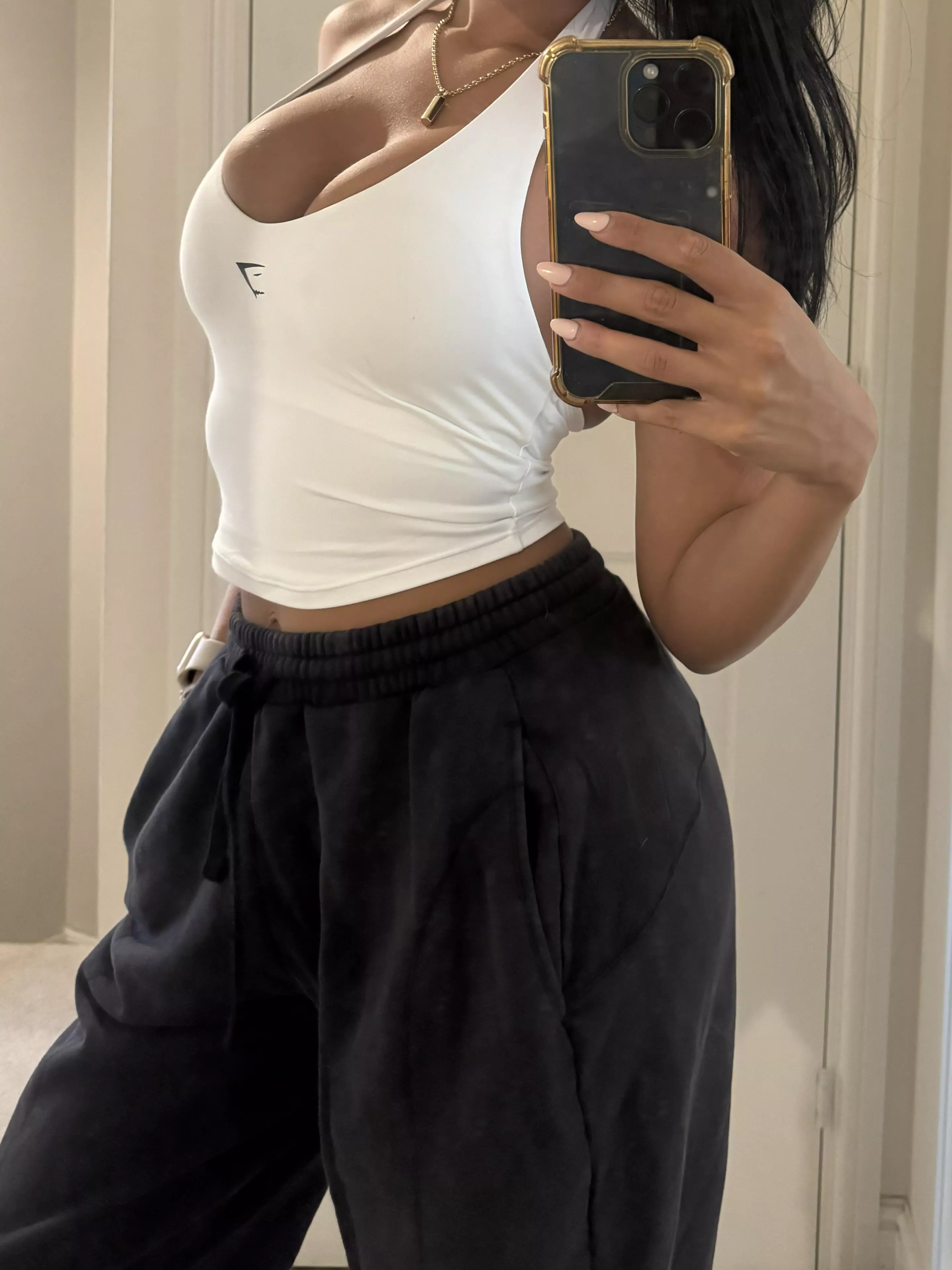 The fit of these tops 😮‍💨😮‍💨