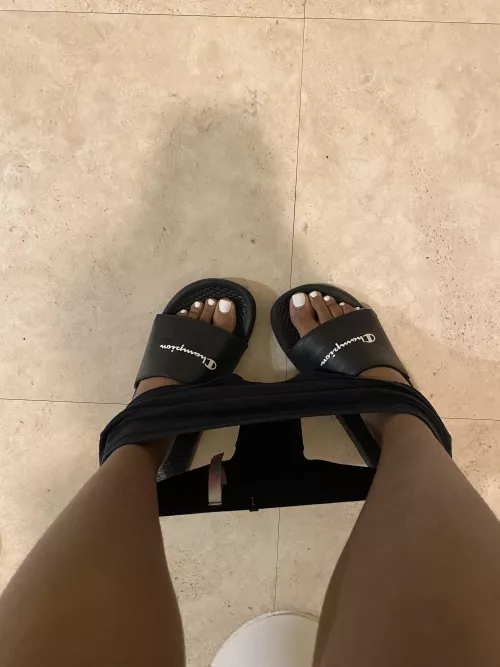 The Toes of a Goddess 