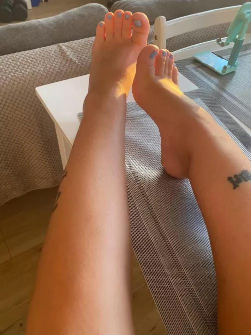 They’d be prettier in your mouth 😌