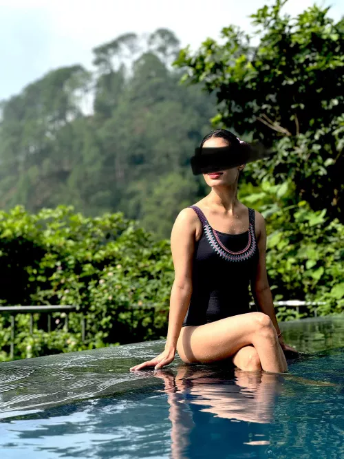 Tried swimsuit for the first time. I hope it suits me.