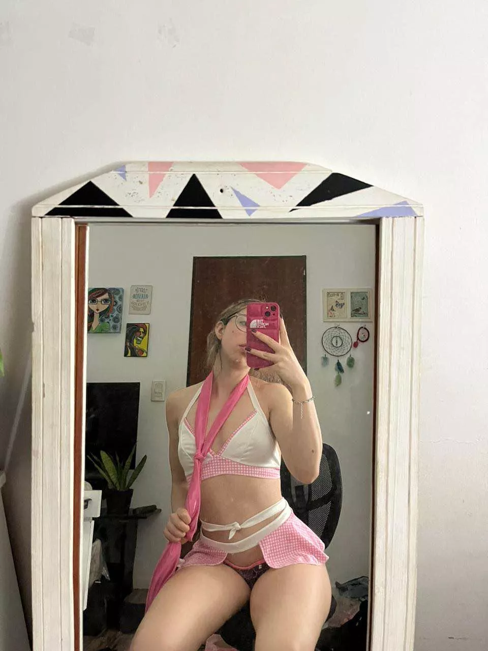 want to play with my tie?