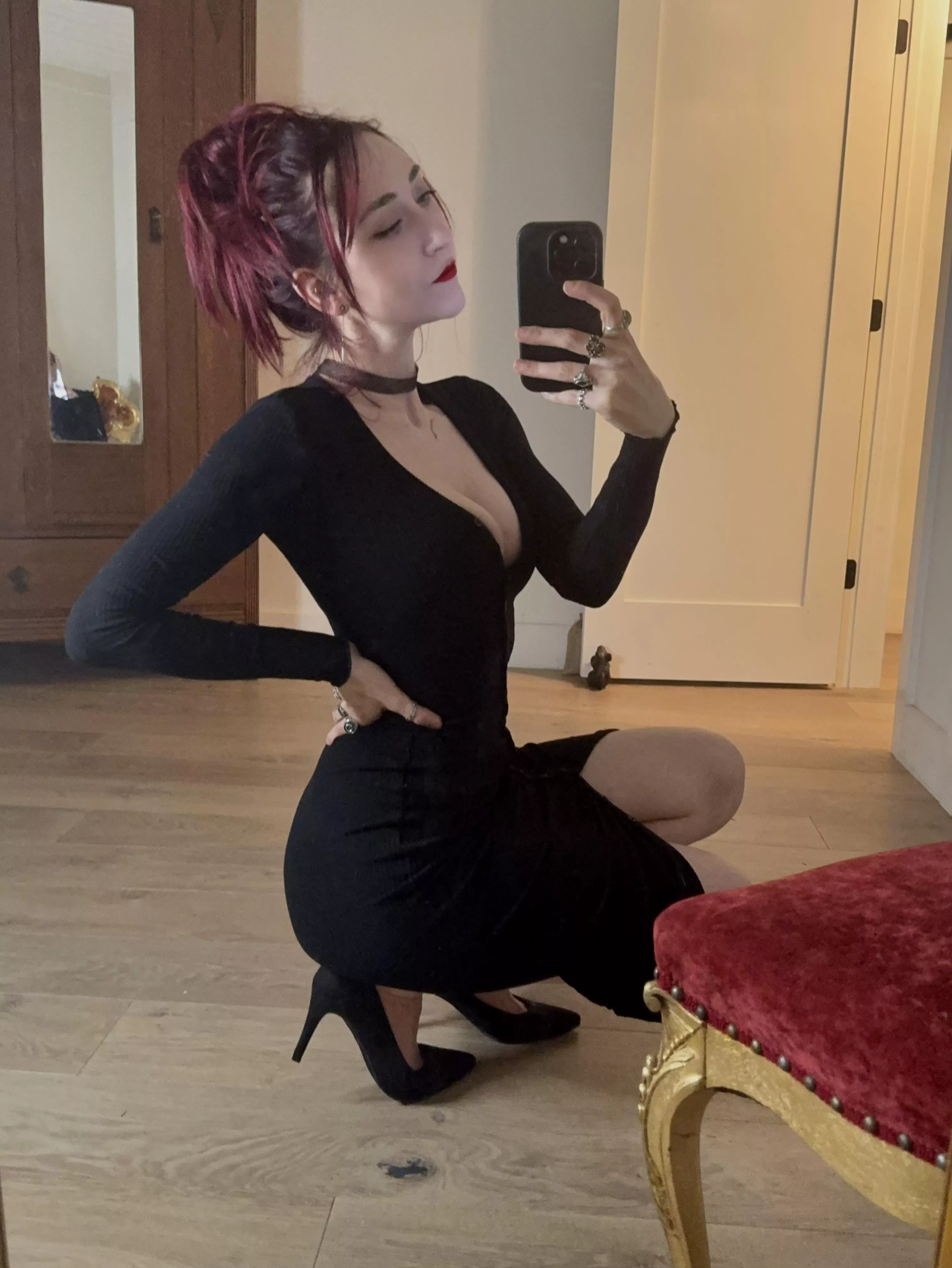 What makes you think you deserve to be drained by a goddess & what exactly would you do to have that chance?🥀