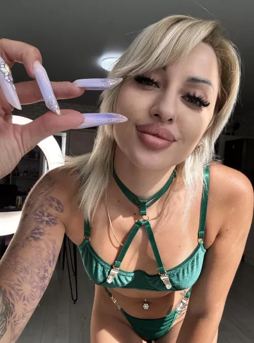 Your baby carrot dick doesn’t even deserve a second glance