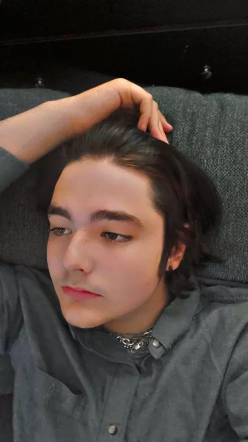 18 virgin. Looking for fun near Galesburg