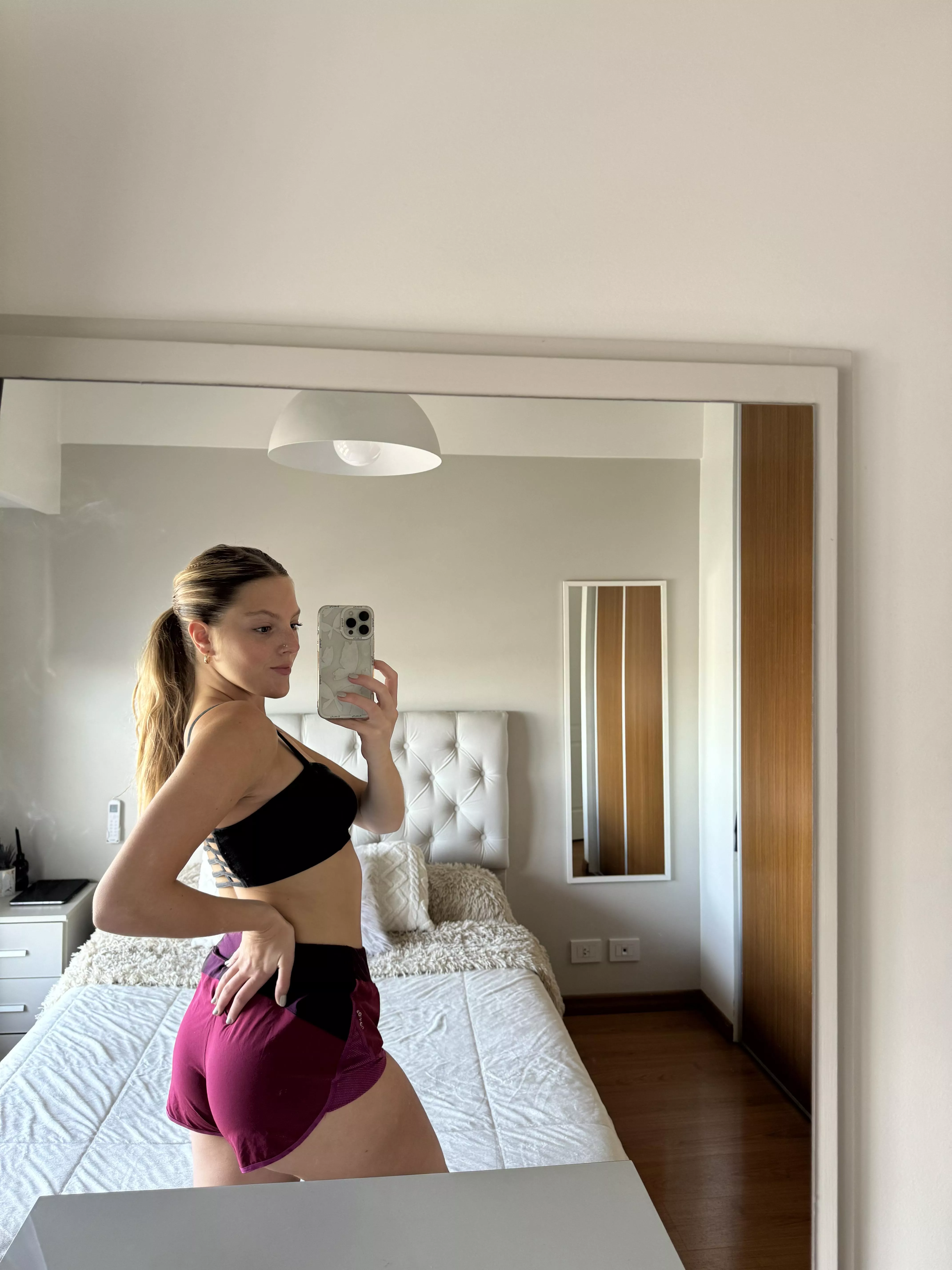 19 F4MF Unicorn on the loose, craving a little chaos and something out of the ordinary