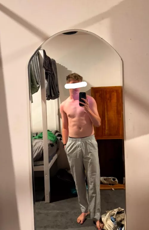 23 Uk handsome bro looking for fit guys! Add: Lucasfarrow24