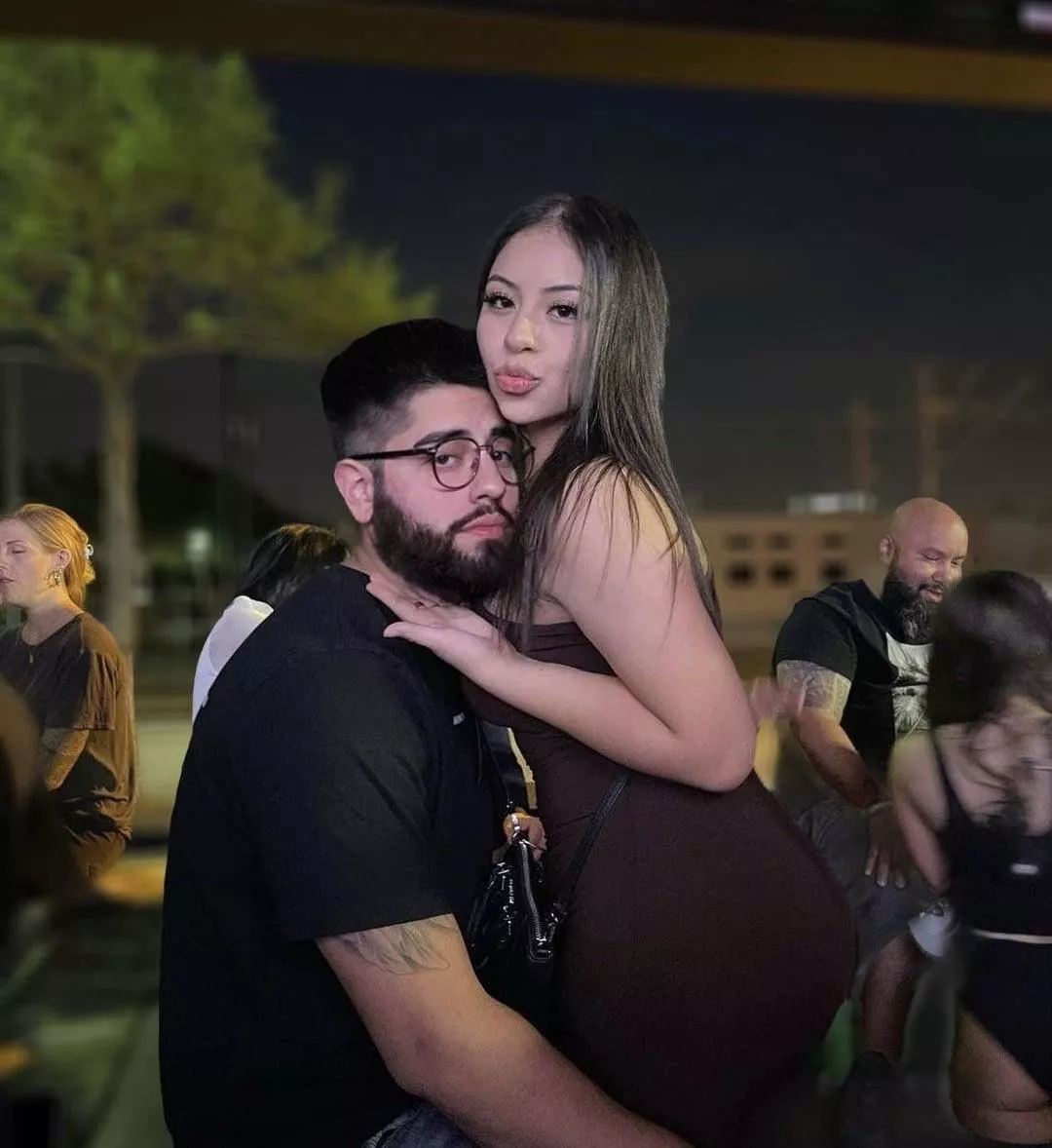 23/24 [MF4M] Arlington Texas couple looking in dfw