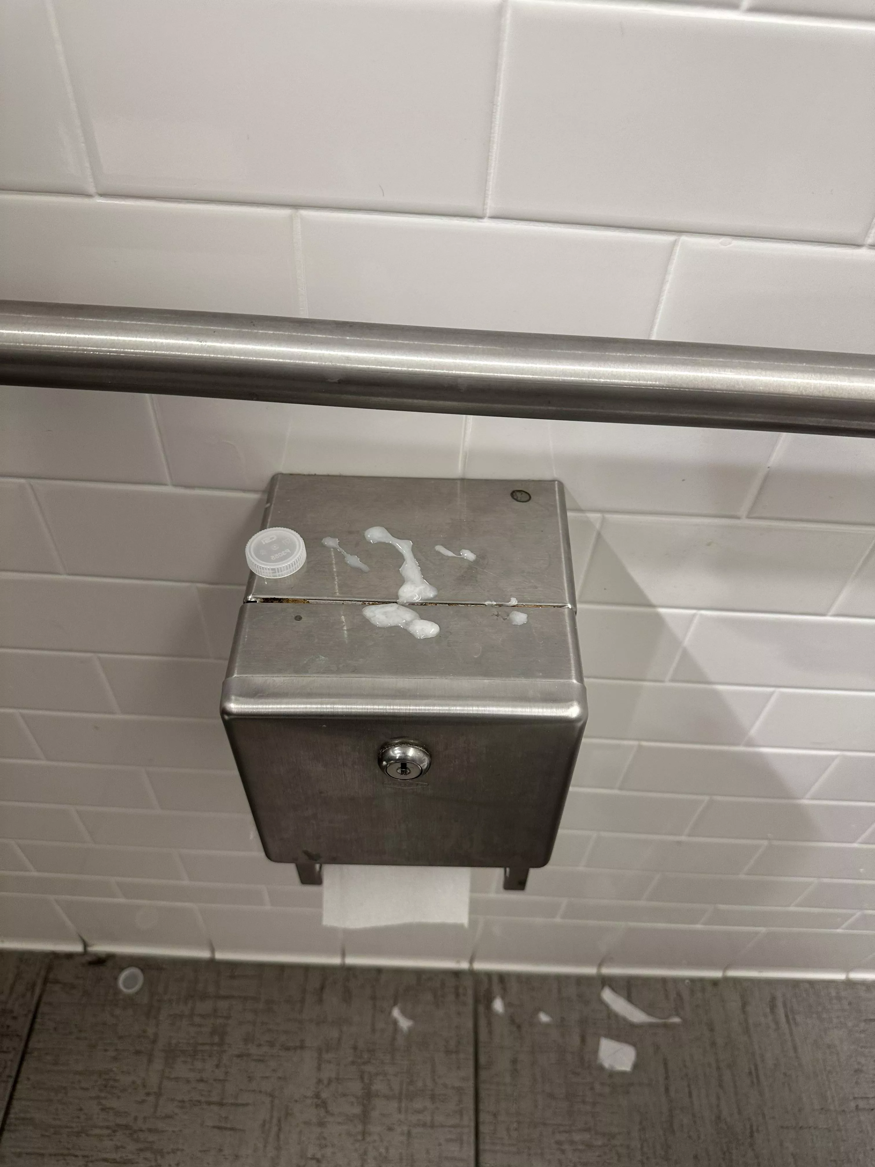 (26) first time tagging, and I tagged at macy restroom 