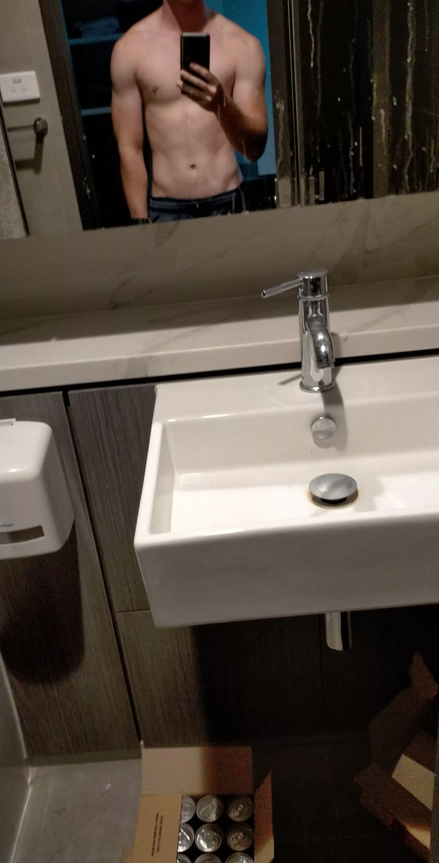 26 M 4 F or Couple, this is my first time! Snap alexballow