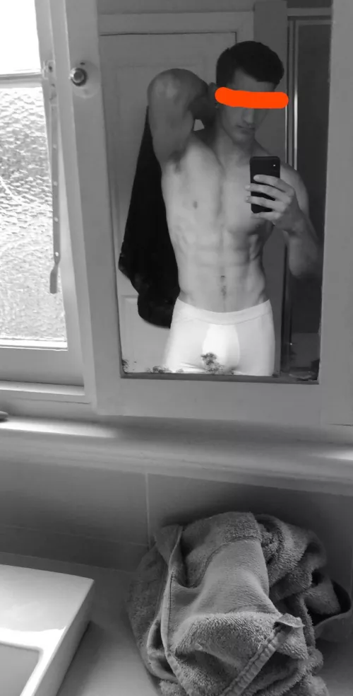 28 M4F Melbourne. Looking for a dominant good woman