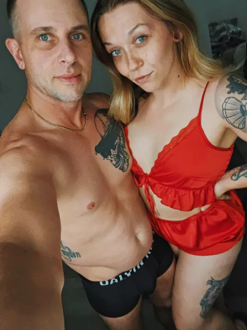 29 [F4M] #Niagara, ON --> looking for a 3sum breeding situation! Send us your info and a picture 😏