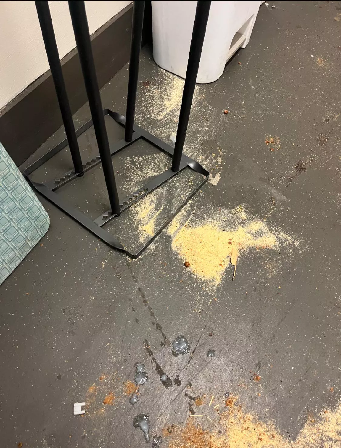 [29] tagged the trash room. it was already filthy, why not?