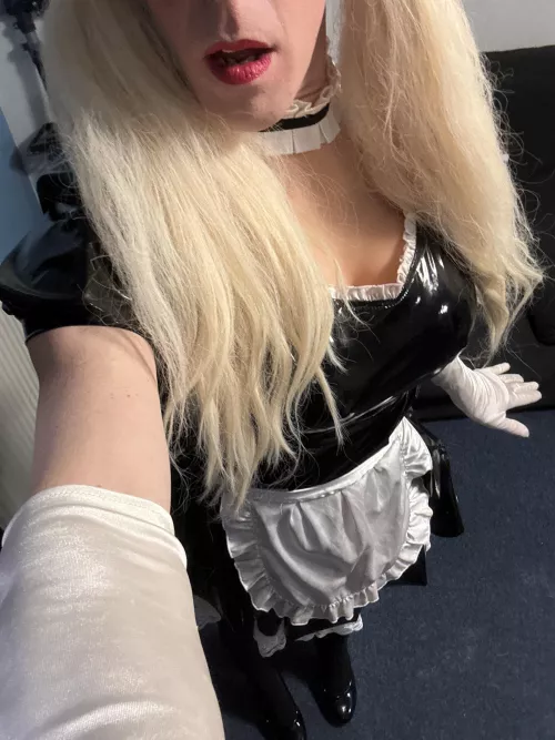 34 [S4A] Oxfordshire sissy seeking a real life meet up. Sadly I can’t host, but I can travel (within reason!)