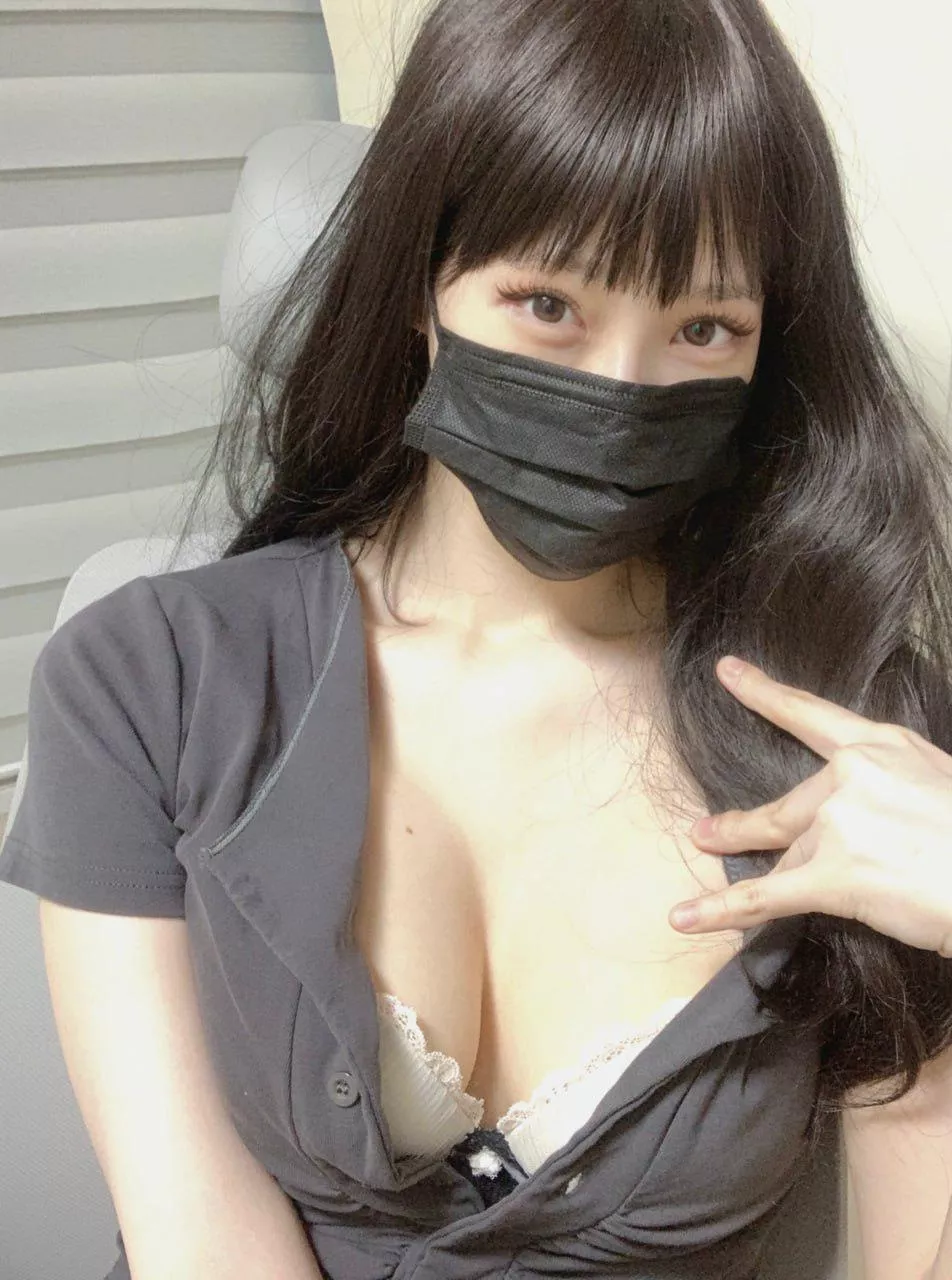 [34C] This kind of pics I'd send while your stuck at work