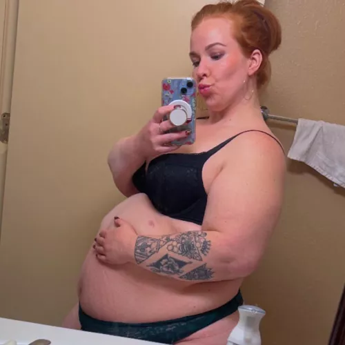 5’2 BBW gone Preggo and about to BUST 🤰💥 