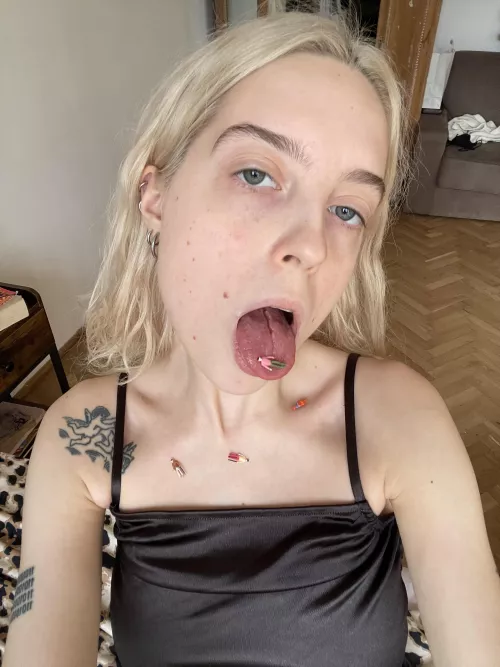 A few tinies are trying to get away from me right now, but I'll finish with them later